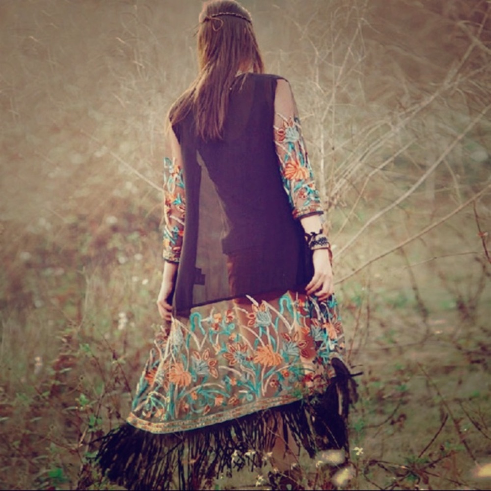 NWOT Embroidered, sheer kimono duster